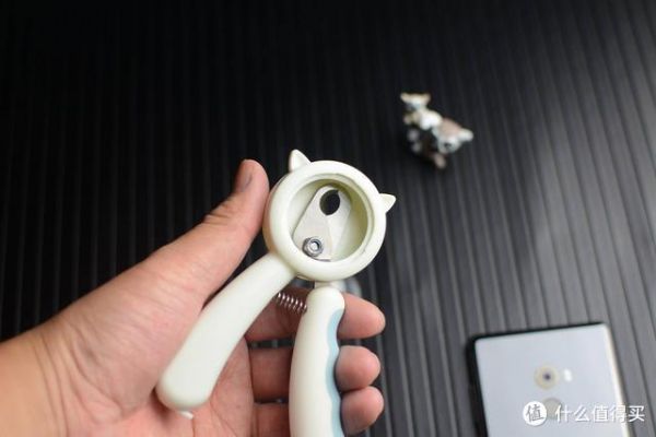 可视窗口+防飞溅设计，这款宠物指甲剪，能够拯救你的家具