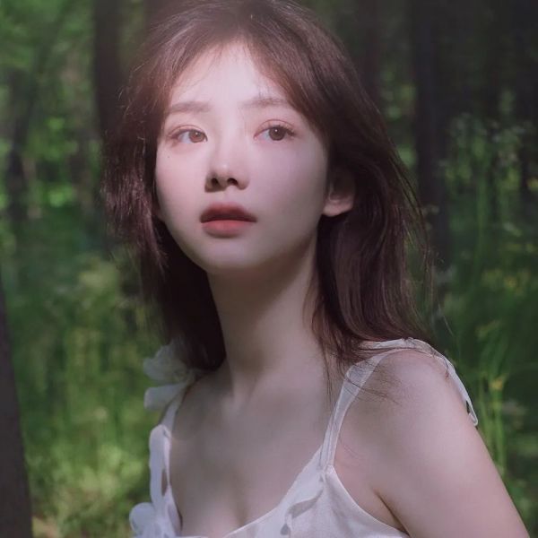 小众不易撞的12月真人女生好看的头像图片精选