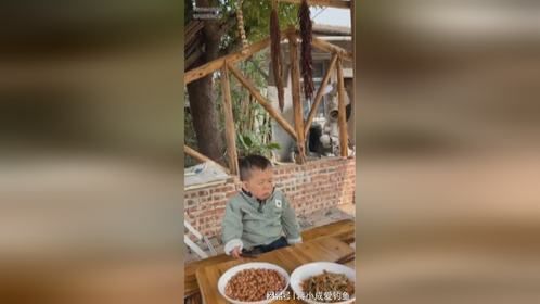 老弟吃饭了