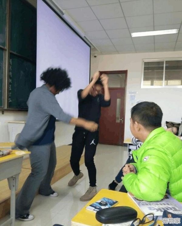 非洲人的小脏辫，是扎一次就不拆吗？洗头发怎么办啊