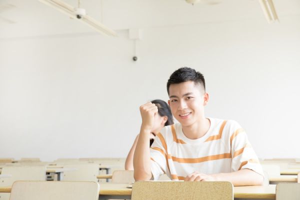 金牛宠物养护与经营专业学校