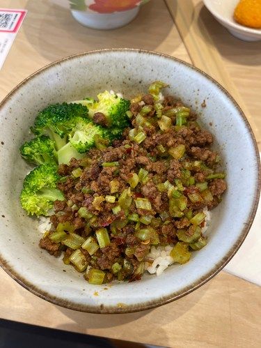 世豪广场的牛肉拌饭，健康美味