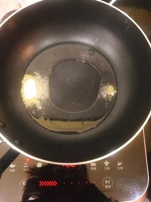 好吃到舔碗底的番茄虾仁鸡肉拌饭的做法 步骤2