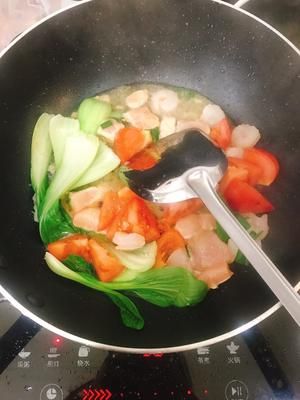 好吃到舔碗底的番茄虾仁鸡肉拌饭的做法 步骤3