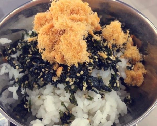 海苔肉松鸡肉拌饭（懒人下饭）的做法
