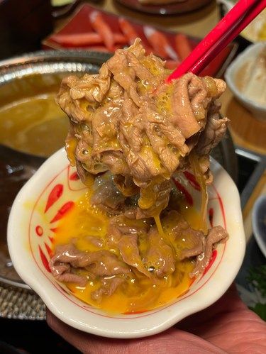 冬天来一顿黏糊糊的寿喜锅，和牛无限吃
