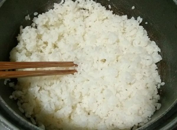用自制窝料钓鲫鱼,效果比商品饵好很多,配方简单,在家就能自制