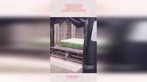 舞台表演结束后，竟然这样下场，原来明星也是体力活