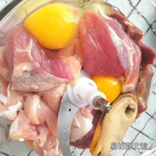 自制猫粮的简单做法(自制猫粮制作方法配方大全)