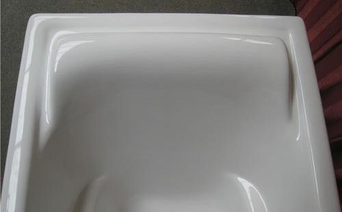 如何自己修复一个破损的搪瓷浴缸？怎么维修搪瓷浴缸