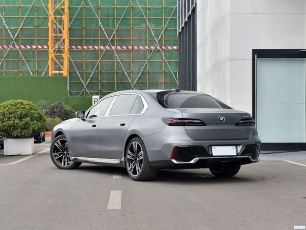 宝马7系 2023款 740Li 尊享型 M运动套装