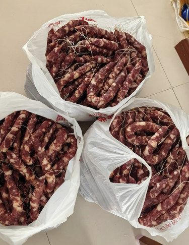 婆婆年底灌了这么多香肠，怎么能吃完啊[捂脸]