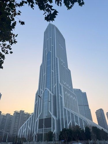 这就是网传的，里面直接藏着的建筑哦