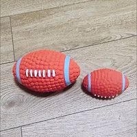 宜特（EETOYS）小号乳胶橄榄球狗狗玩具趣味发声洁齿球乳胶球宠物狗玩具