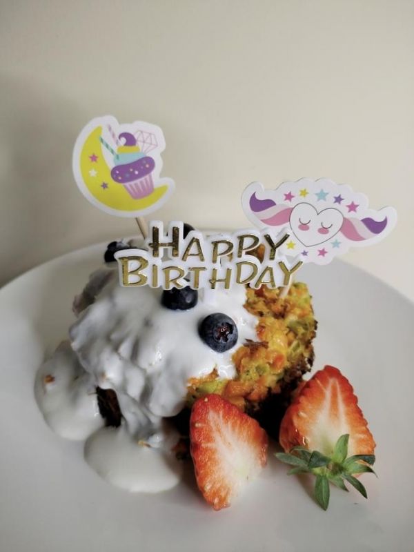 狗狗生日蛋糕—营养、简单,新手友好的做法