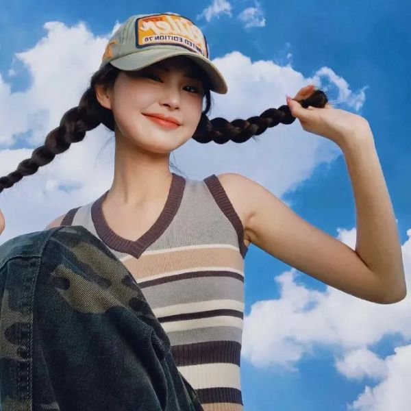 头像图片2024最新款女生真人耐看气质型