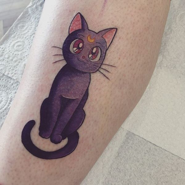 紫色的可爱卡通小猫咪纹身图案