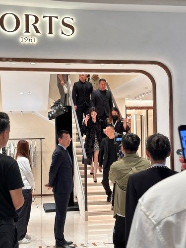今天南岗松雷这里有一万人。。。