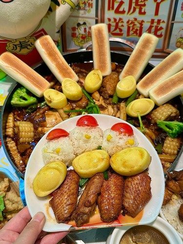 苏州的…新年bi吃金翅抓财锅！！