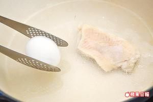 (转)貓咪一日鮮食譜:互動沙拉的做法 步骤2