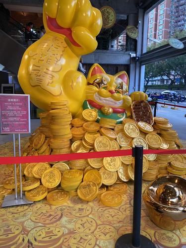 来深圳这里沾沾财气[呲牙][呲牙]人超多[点赞]