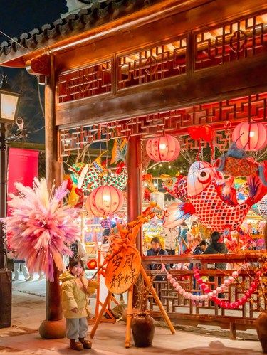 上海新春好去处｜逛庙会赏花灯年味满满