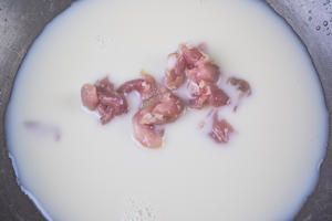 狗狗菜谱：豆浆猪肉燉饭的做法 步骤2
