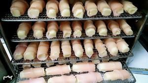 手工自制宠物零食狗零食鸡肉芝士棒的做法 步骤3