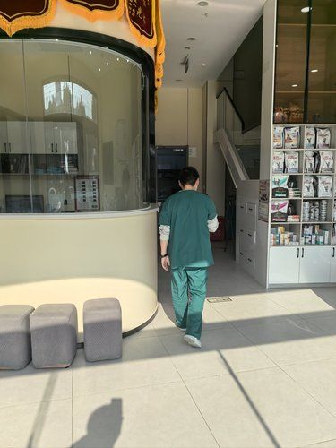 莱乐24H宠物医院，给毛孩子的爱不打烊！