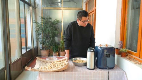自己动手用空气炸锅烤的花生也太哇塞了，年味这不就来了嘛