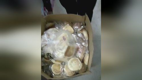 得知宜宾筠连发生山体滑坡，老板娘立刻准备1千个面包支援灾区