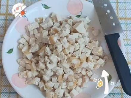在家轻松为狗狗制作鸡胸肉训练小零食!