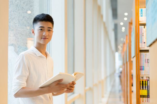 眉山宠物养护与经营技工学校