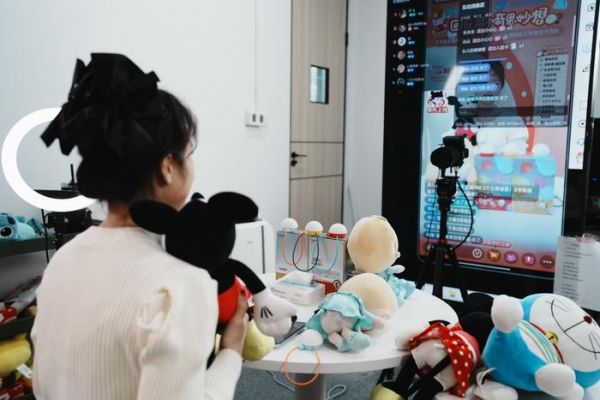 (Haivivi公司爆款产品BubblePal直播间 记者吴绵强摄)