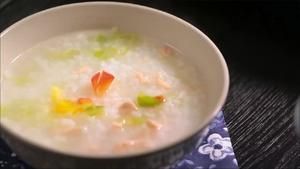 鱼肉蔬菜粥 | 爸爸厨房 VOL.004--三文鱼、彩椒、卷心菜、大米的做法 步骤12