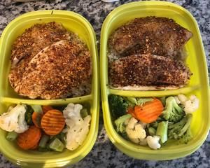健身餐鱼肉糙米饭烤蔬菜，每周只需要做两次饭的午餐便当攻略的做法 步骤6