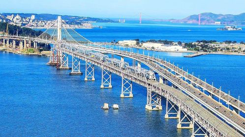美国建全球最壮观的大桥，上万人找代驾过桥，连老司机都不敢开。