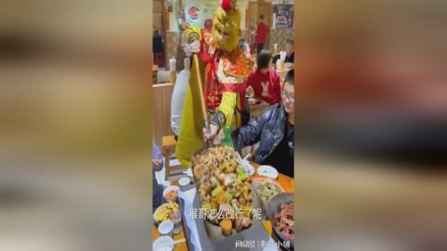 猴哥会上菜啦