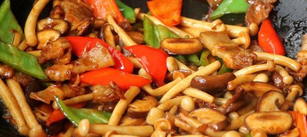 鲜菇炒肾球的做法（美味又健康的佳肴）