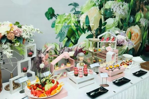东莞学习食堂餐海鲜大杂烩营养搭配