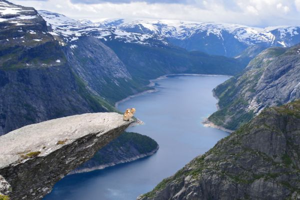 访问山妖之舌（Trolltunga）