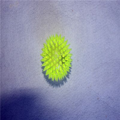 狗狗发声闪光刺球宠物玩具