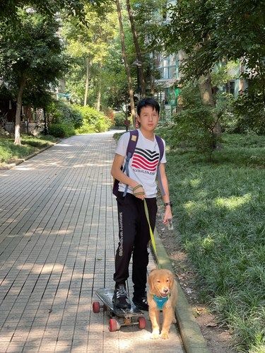 摸摸头你会开心好久，谢谢你一直陪着我♥️