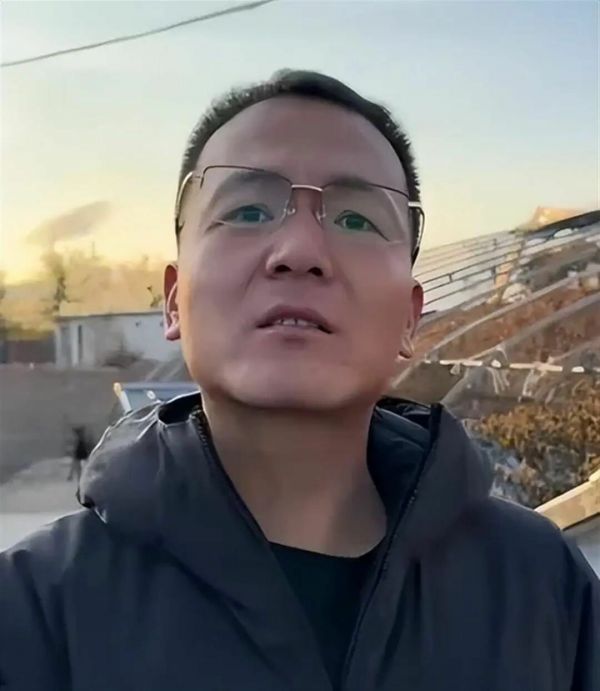 千万级网红“潘宏爱玩狗”清空主页，下架所有视频！