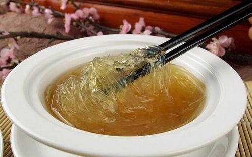 鱼翅源自鲨鱼,非宠物制品。