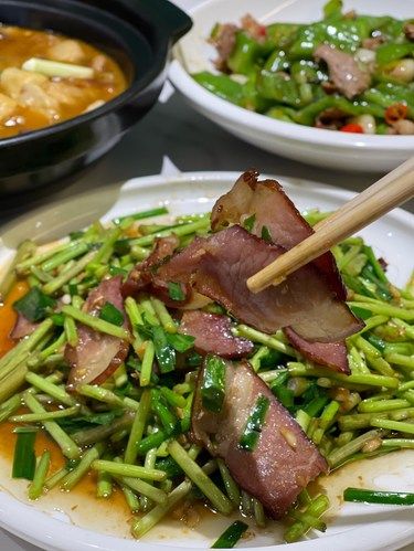 在北京，江西菜我就认油菜花香