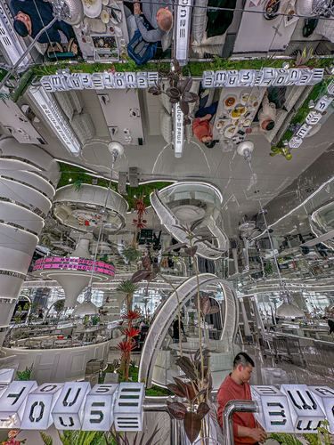 当你攒钱来上海旅游，就会发现… 