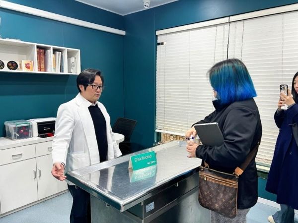 上海顽皮家族虹桥总院通过美国动物医院协会(AAHA)认证,引领宠物医疗国际化新征程