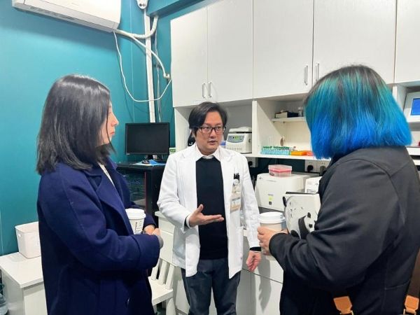 上海顽皮家族虹桥总院通过美国动物医院协会(AAHA)认证,引领宠物医疗国际化新征程