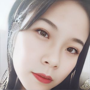 蒋弄语蓉